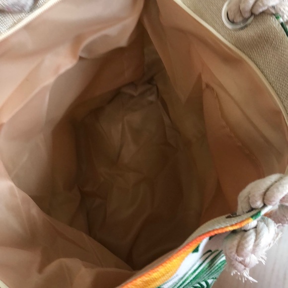 ❣️❣️LAST ONE❣️❣️Pineapple Tote Bag - Picture 3 of 3